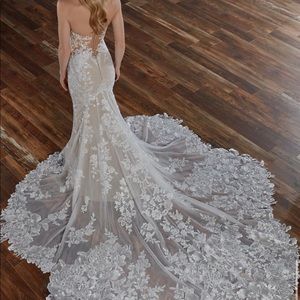 Brand New All White Martina Liana Wedding Gown